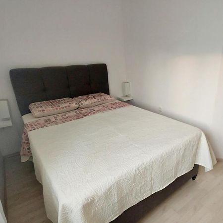 Apartman Near Fazana-500 From The Sea Bagian luar foto