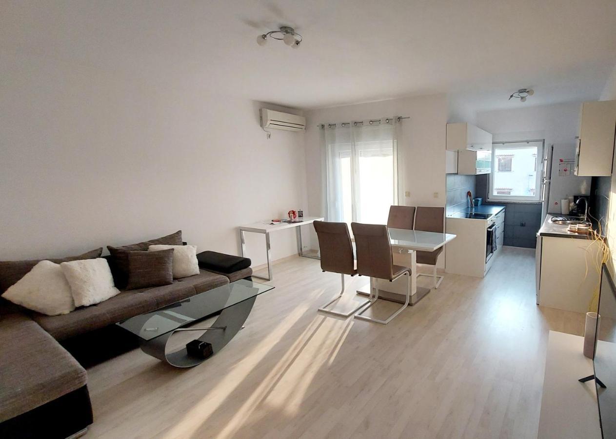 Apartman Near Fazana-500 From The Sea Bagian luar foto