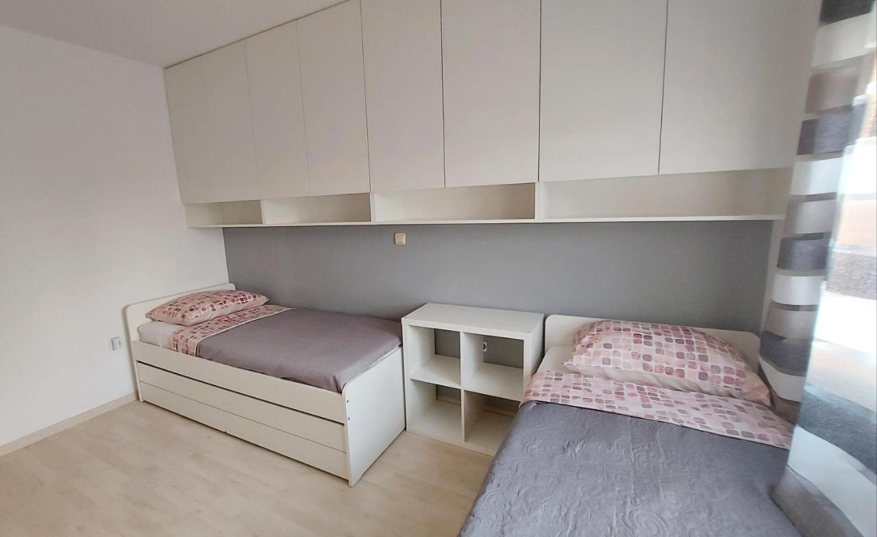 Apartman Near Fazana-500 From The Sea Bagian luar foto